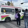 Choque entre dos rutas de transporte público en la Calzada Ignacio Zaragoza deja ocho lesionados