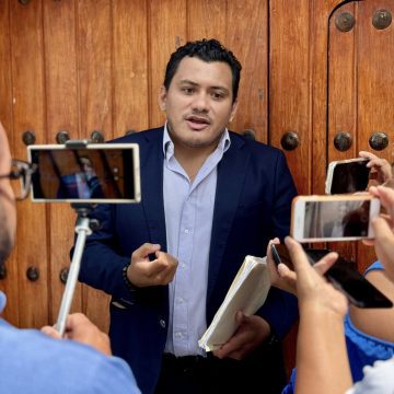 Iván Cuautle Minutti Iván Cuautle Minutti: TEPJF frena su regreso a la sindicatura de San Pedro Cholula