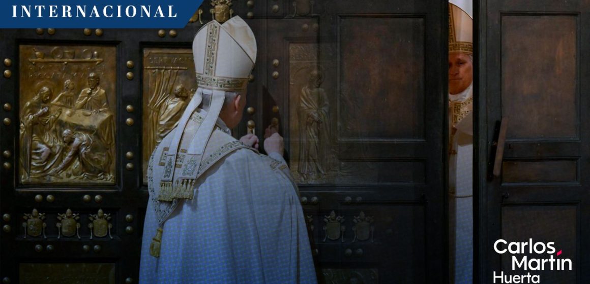 Papa León XIV cierra la Puerta Santa marcando la clausura del Jubileo