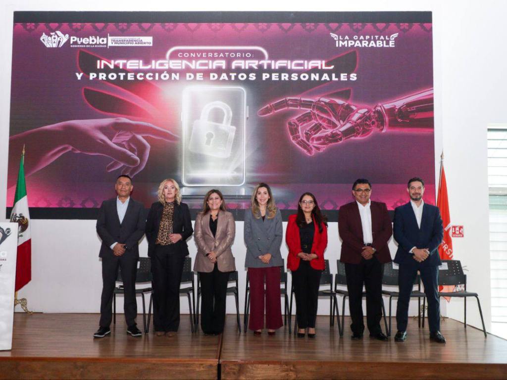 Puebla capital realiza conversatorio sobre protección de datos personales en la IEU