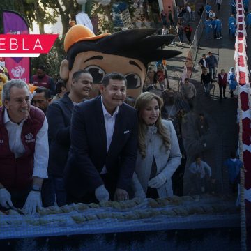 Puebla hace historia con la Rosca de Reyes más grande del mundo y rompe Récord Guinness