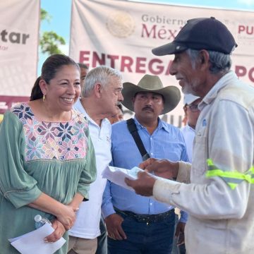 Portada Puebla y Federación unen esfuerzos por familias afectadas por lluvias Laura Artemisa CMH Puebla y Federación unen esfuerzos por familias afectadas por lluvias: Laura Artemisa