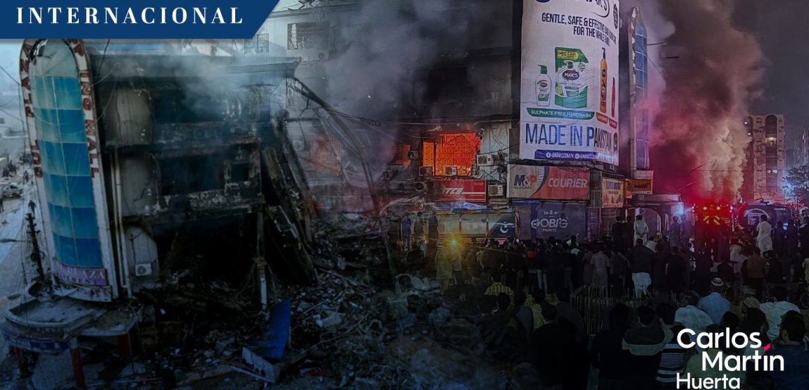 Suman al menos 67 fallecidos tras incendio en centro comercial de Pakistán