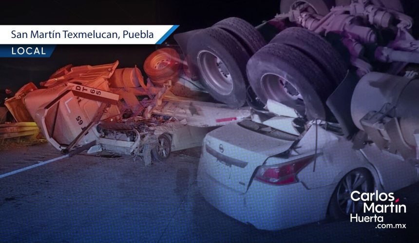 Portada Tráiler vuelca encima de vehículo y provoca cierre del Arco Norte; hay un muerto CMH Tráiler vuelca encima de vehículo y provoca cierre del Arco Norte; hay un muerto