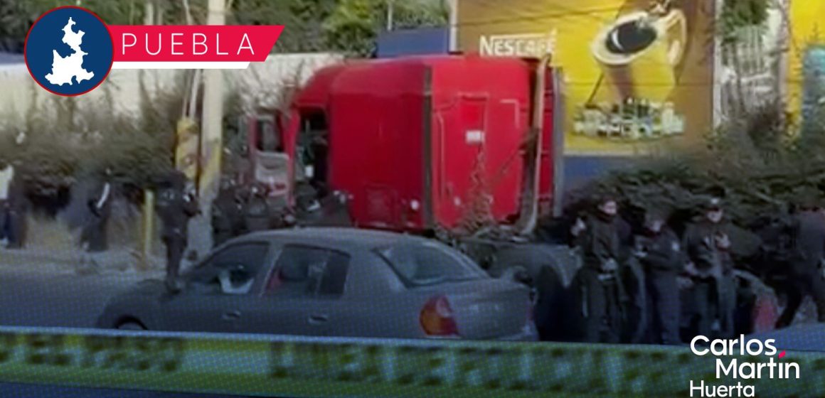 Portada Tras persecución, aseguran tráiler con reporte de robo en la autopista México-Puebla; hay un detenido CMH Tras persecución, aseguran tráiler con reporte de robo en la autopista México-Puebla; hay un detenido