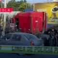 Tras persecución, aseguran tráiler con reporte de robo en la autopista México-Puebla; hay un detenido