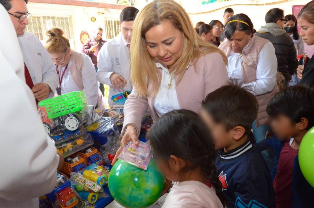 USEP realiza entrega de juguetes a ninas y ninos de San Pedro Cholula 3