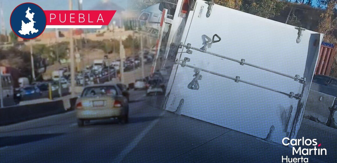 Portada Volcadura de camioneta de carga deja un herido y caos vial en Periférico Ecológico CMH Volcadura de camioneta de carga deja un herido y caos vial en Periférico Ecológico