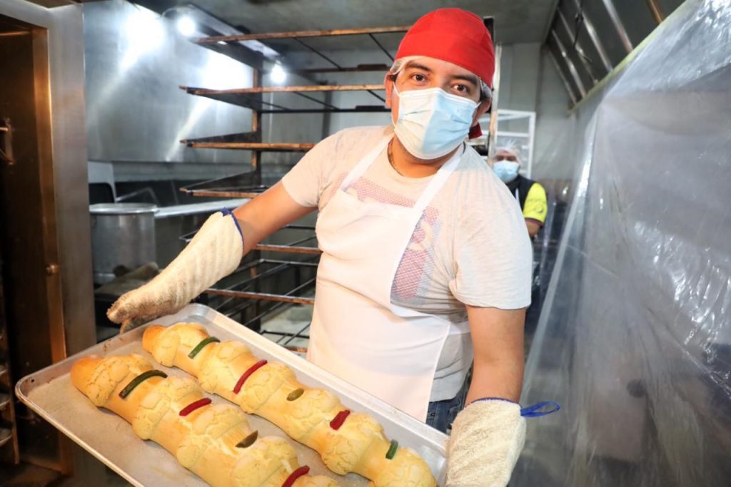 Hoy Puebla busca romper el Récord Guinness con la rosca de Reyes más grande del mundo 1 WhatsApp Image 2026 01 03 at 12.01.25 PM