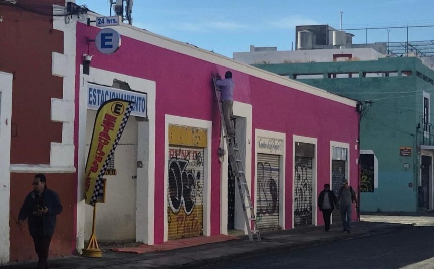 Gobierno de Pepe Chedraui invita a regularizar anuncios en el Centro Histórico