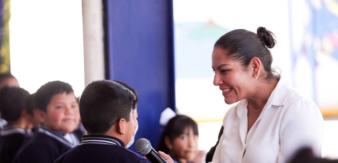 Impulsa Lupita Cuautle el talento y la excelencia académica de la juventud sanandreseña