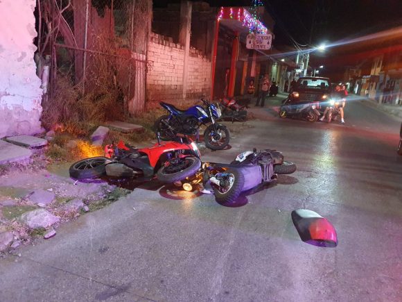 Accidente entre motociclistas deja dos lesionados en Izúcar de Matamoros