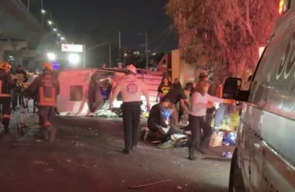 Tragedia en la autopista México-Puebla: Niña de 9 años y adulto mueren en volcadura