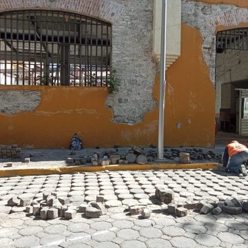 Rehabilitan banquetas y adoquines para preservar el Centro Histórico
