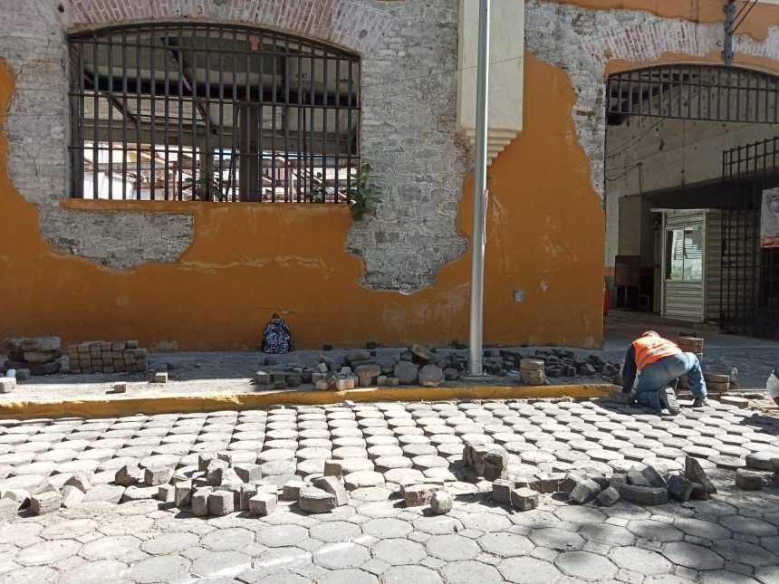 Rehabilitan banquetas y adoquines para preservar el Centro Histórico