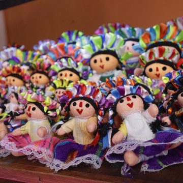 DÍA DE REYES . JUGUETES TRADICIONALES ¡Celebra el Día de Reyes en Puebla! Expoventa de artesanías y juguetes mexicanos
