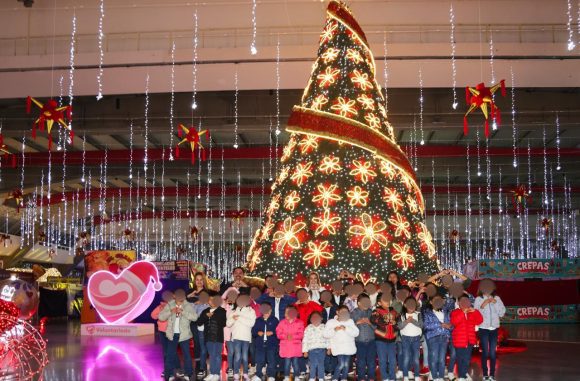 Menores de casas de asistencia SEDIF conviven con alegría en Festival Navideño Por Amor a Puebla