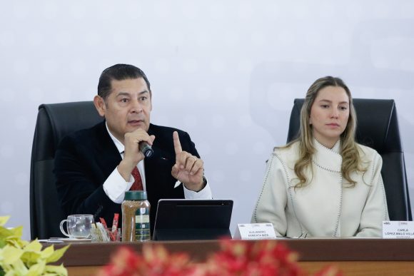 Gobierno de Puebla analiza adquirir el 70% de acciones de Agua de Puebla: Alejandro Armenta
