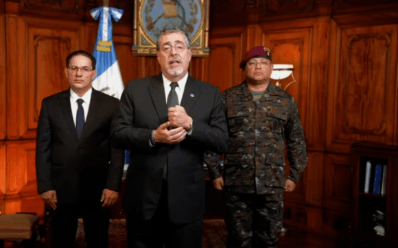 Guatemala en estado de sitio: Suspendan clases tras ataques de pandillas y motines