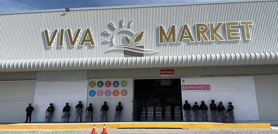 “Operación Limpieza” en Puebla: Aseguran mercancía ilegal en Viva Market