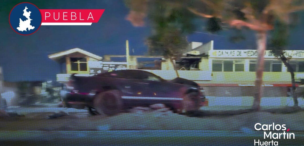 7a6f4d03-7838-4620-ab43-c6d1ef112de2 ¡Vaya susto! Conductor de Mustang abandona su auto tras aparatoso choque en la Calzada Zaragoza