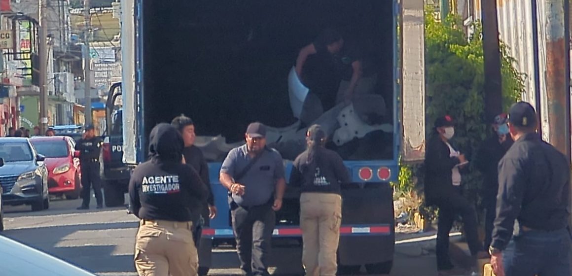 FGE debilita red de comercio ilegal en la 46 Poniente: Aseguran inmuebles y autopartes.