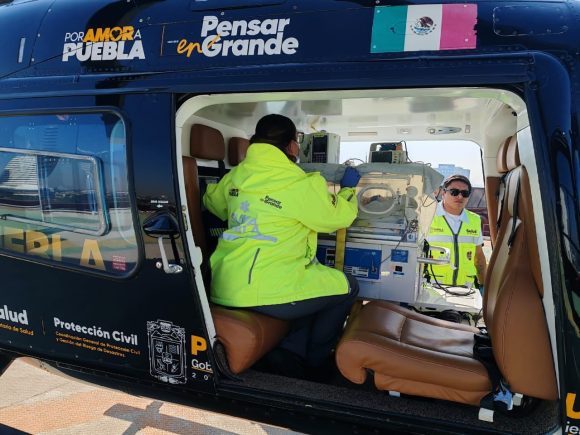 Traslado Aéreo: Recién Nacido Llega Estable al Hospital de la Niñez Poblana desde Oaxaca