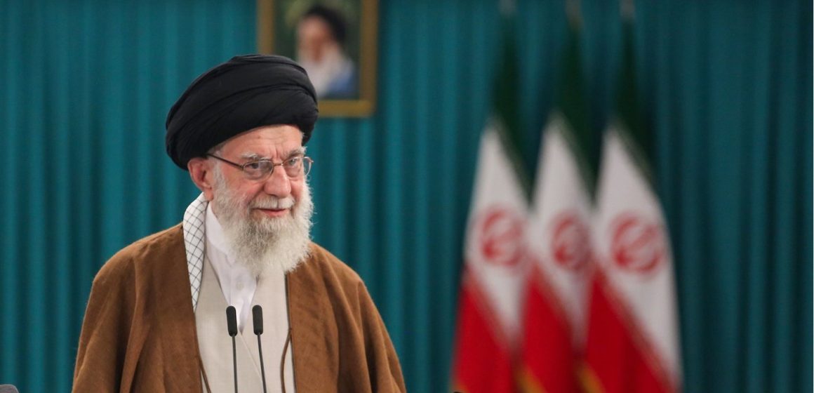 Medios oficiales de Irán confirma la muerte de Ali Jamenei