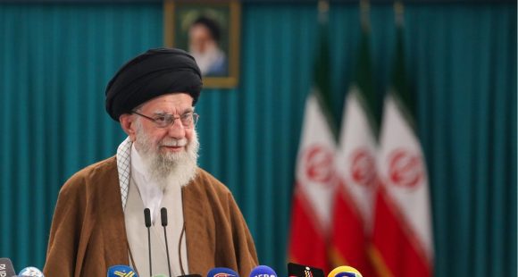 Medios oficiales de Irán confirma la muerte de Ali Jamenei