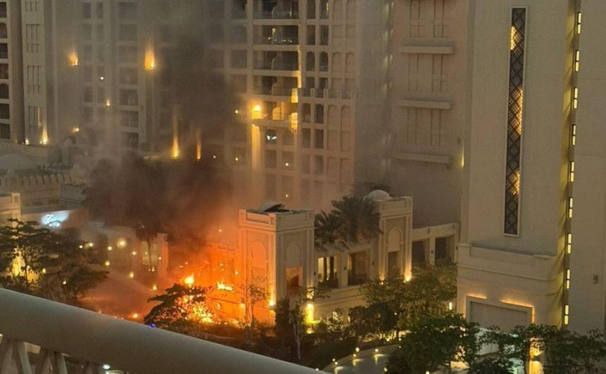Se incendia hotel Fairmont The Palm de Dubái tras ataque iraní