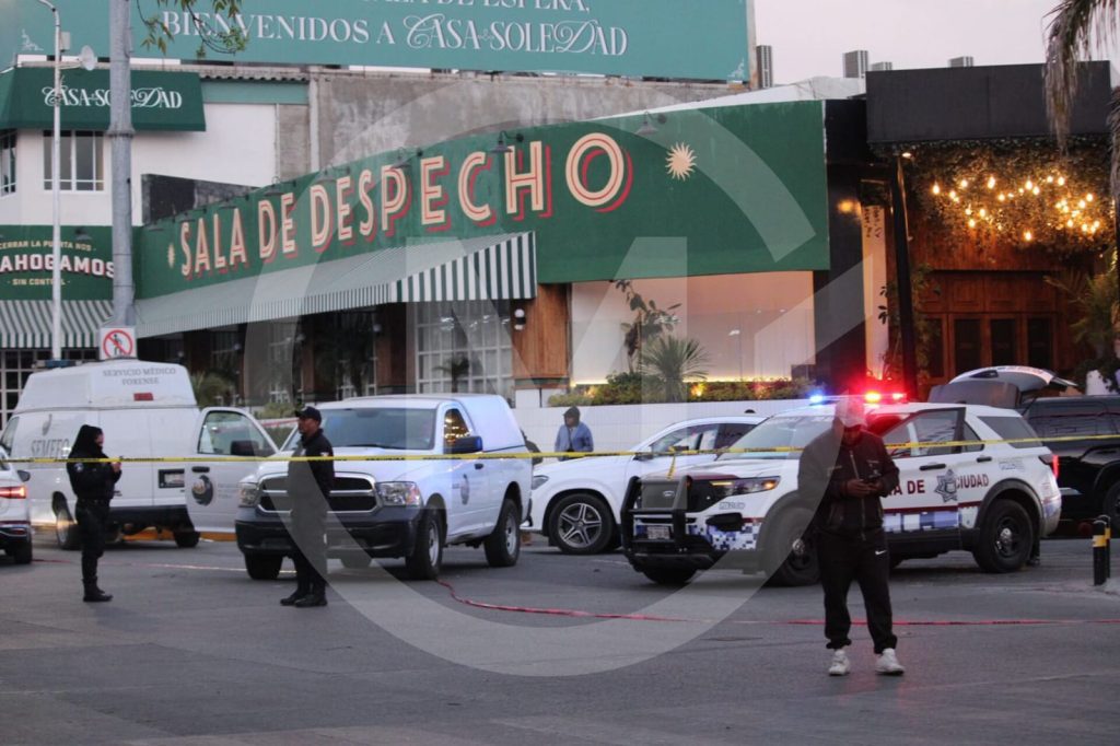 Ataque armado en la zona de Angelópolis deja tres muertos afuera de Sala de Despecho 1 Balacera Sala de Despecho Angelopolis 4
