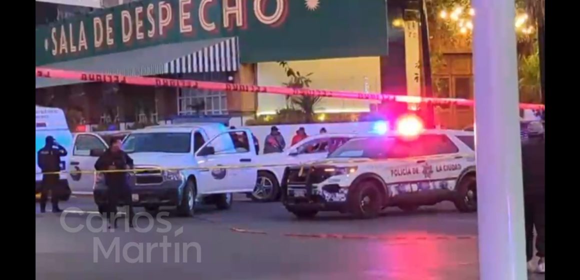 Ataque armado en la zona de Angelópolis deja tres muertos afuera de Sala de Despecho