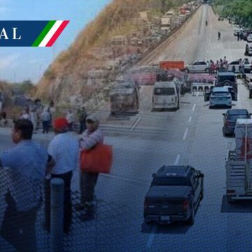 Bloquean la Autopista del Sol en pleno regreso del puente