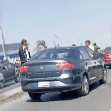 Portada Mega carambola desquicia el tránsito en el puente de la 16 de Septiembre; reportan 11 vehículos afectados CMH Mega carambola desquicia el tránsito en el puente de la 16 de Septiembre; reportan 11 vehículos afectados