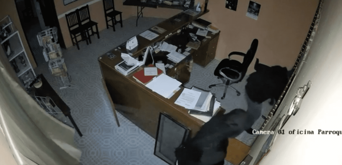 Sujetos roban dinero de la oficina parroquial de la iglesia de San Juan Tuxco