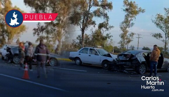 Choque por alcance provocan caos vial en la autopista México-Puebla