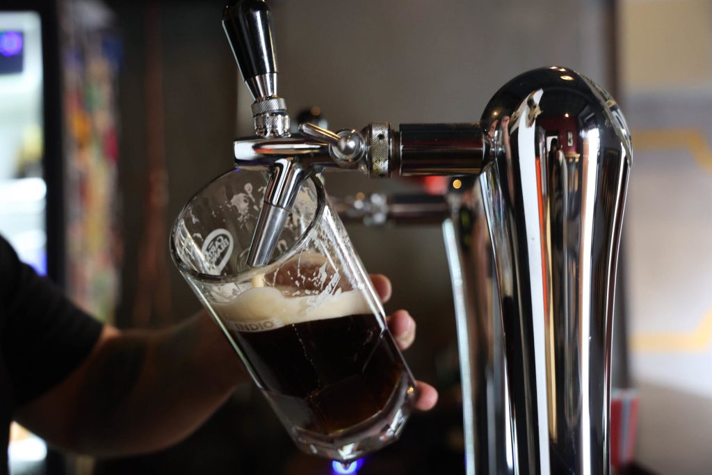 Clausuran cinco bares en Puebla por venta ilegal de alcohol