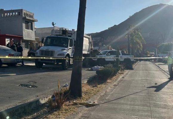 Conductor ebrio mata a vecina y a recolector de basura en los límites de Atlixco