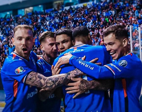 Cruz Azul descarrila al Rebaño y le quita el invicto en el Cuauhtémoc