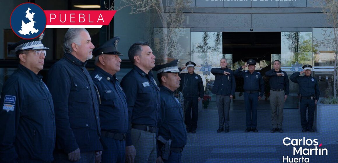 El comandante Alfonso Torres Arias se retira tras 50 años de servicio en la policía de Puebla; rinden homenaje