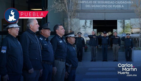 El comandante Alfonso Torres Arias se retira tras 50 años de servicio en la policía de Puebla; rinden homenaje