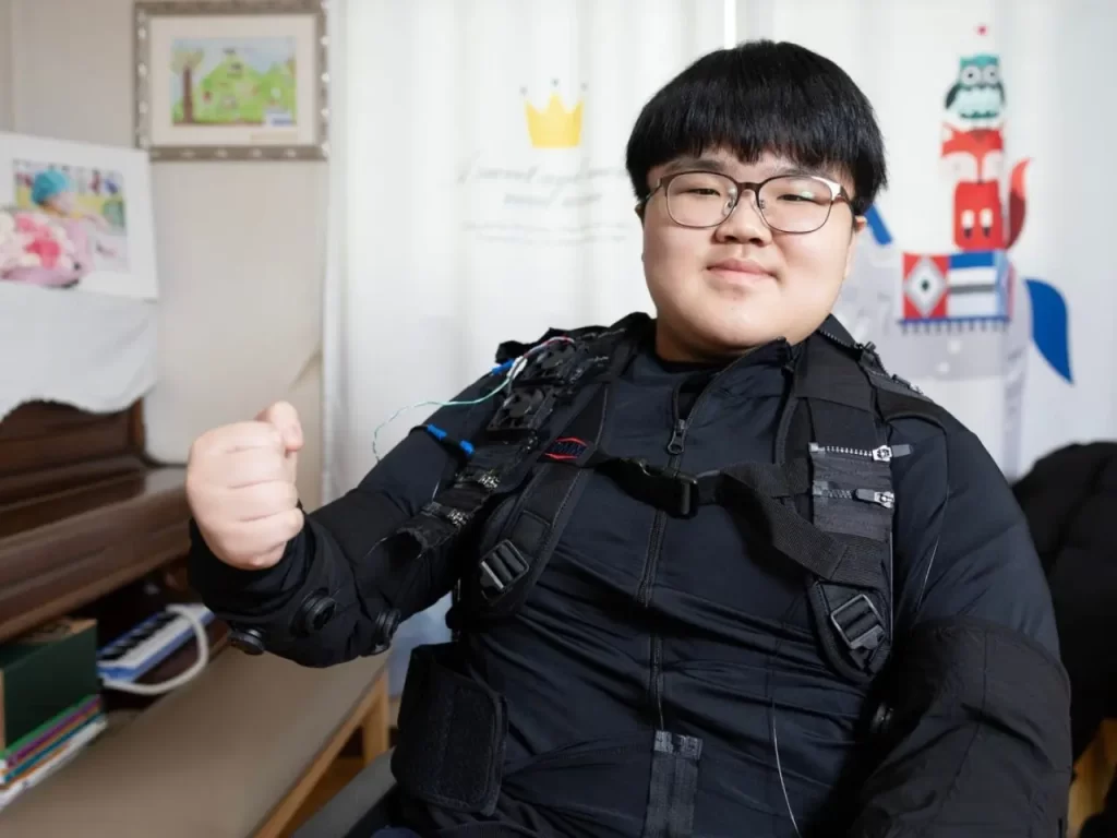 Exoesqueleto coreano permite levantar 16 kilos a personas con distrofia muscular 1 Exoesqueleto coreano permite levantar 16 kilos a personas con distrofia muscular