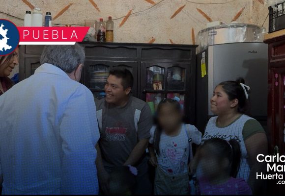 Gobierno estatal brinda atención cercana y permanente a familias en Huauchinango