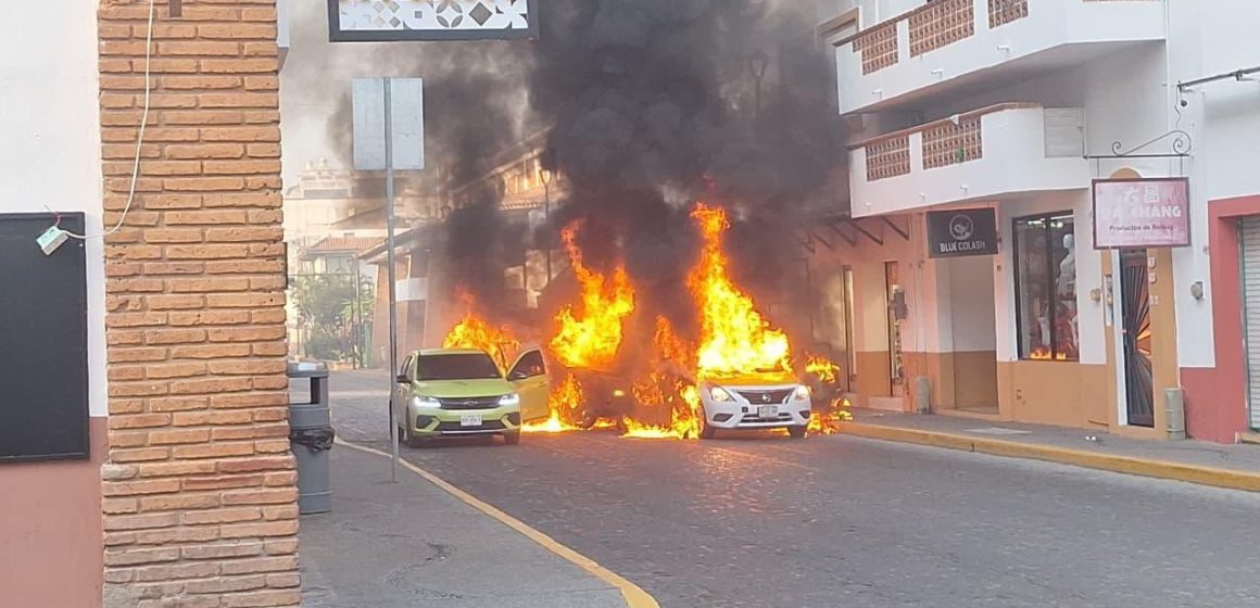 Operativo federal en Tapalpa desata bloqueos y quema de vehículos en Jalisco