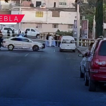 Asesinan a mujer mientras revisaba su auto en Zaragoza; hay un motociclista detenido