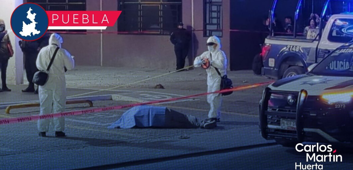 Ejecutan a hombre afuera de una farmacia en San Isidro Castillotla