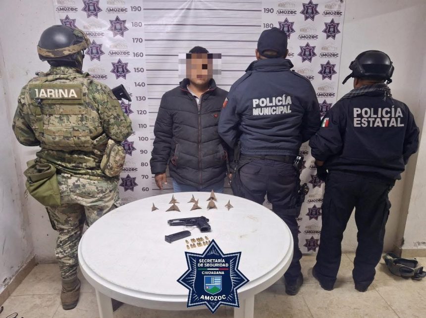 Detienen en Amozoc a presunto asaltante de carreteras con ponchallantas, arma y camioneta robada