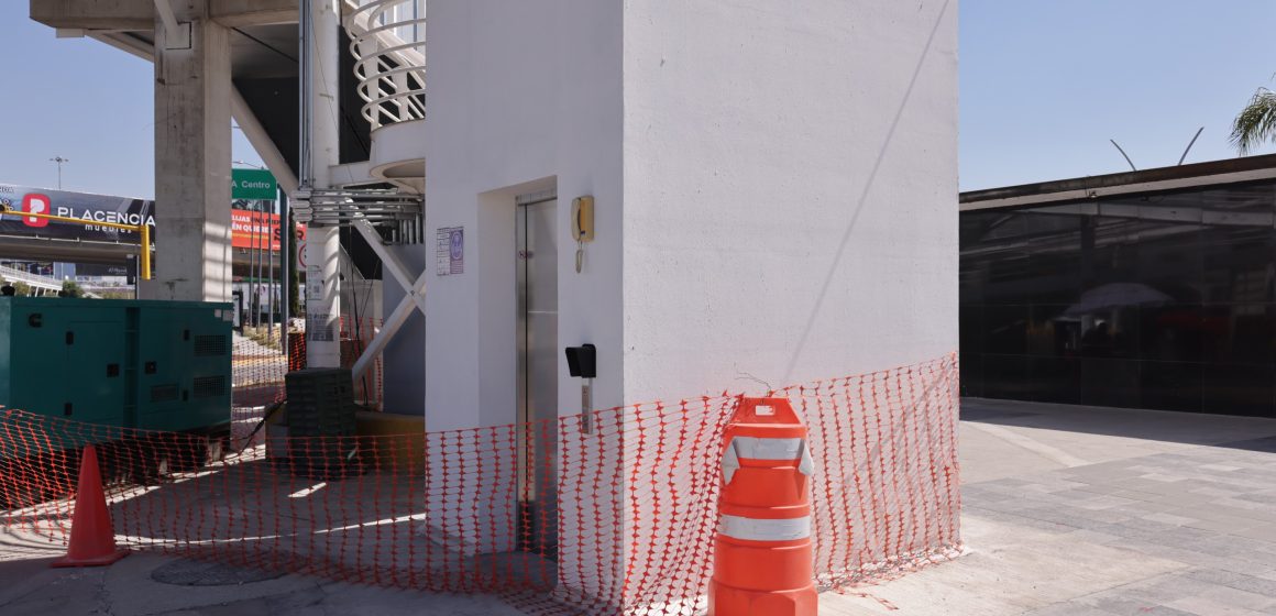 Vandalizan elevadores y escaleras eléctricas en Vía Atlixcáyotl; interpondrán denuncias