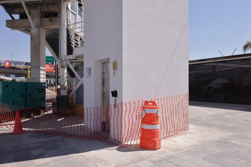 Vandalizan elevadores y escaleras eléctricas en Vía Atlixcáyotl; interpondrán denuncias