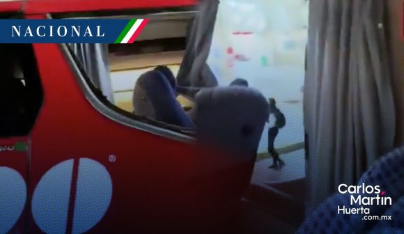 Intentan asaltar autobús ADO en la autopista México-Puebla; le revientan la ventana con piedras